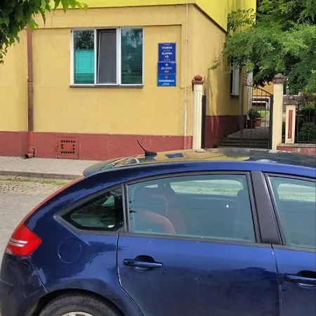 Hotel na wodzie Splavtisa-titel Titel